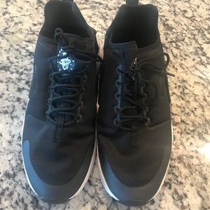Nike Air Huarache Size 9.5
